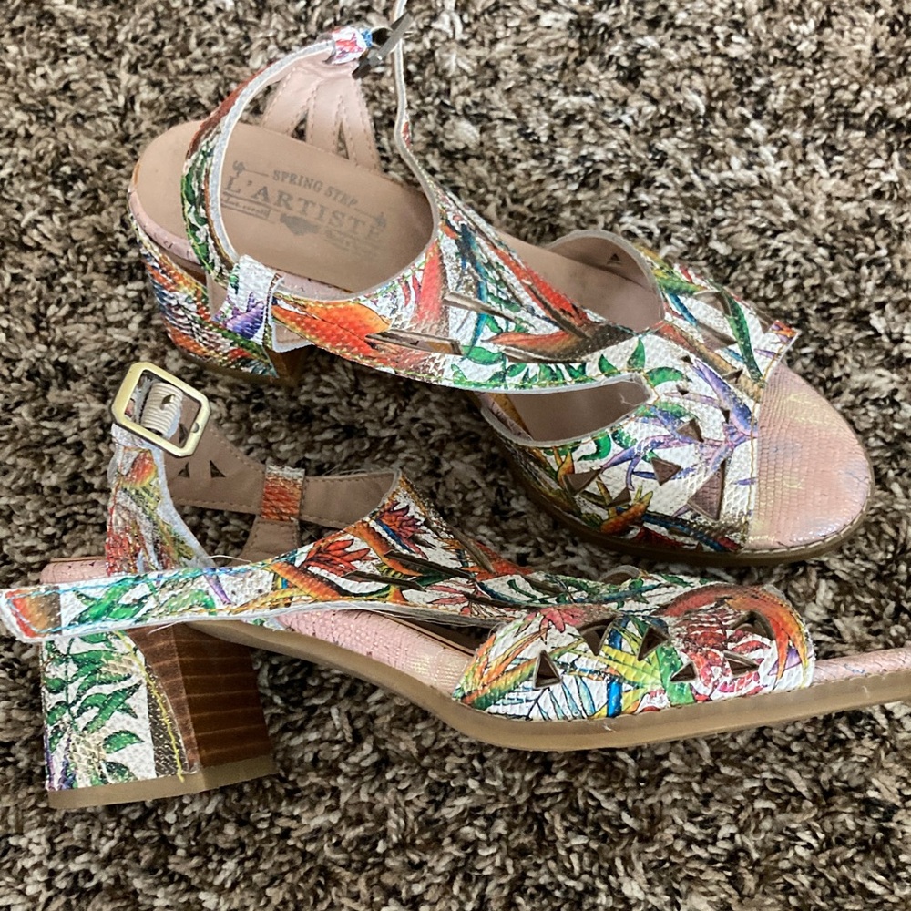 L'ATISTE Multicolor Floral Printed Block Heel Sandals